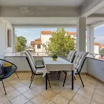 Casa Mareva بيت ضيافة بوريتش