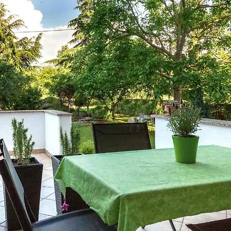 Casa Mareva بيت ضيافة بوريتش