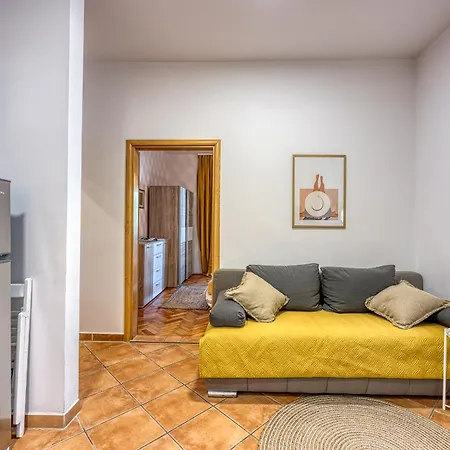 ゲストハウス Casa Mareva 3*