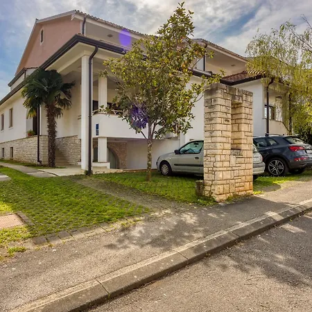 Casa Mareva Pensión Poreč