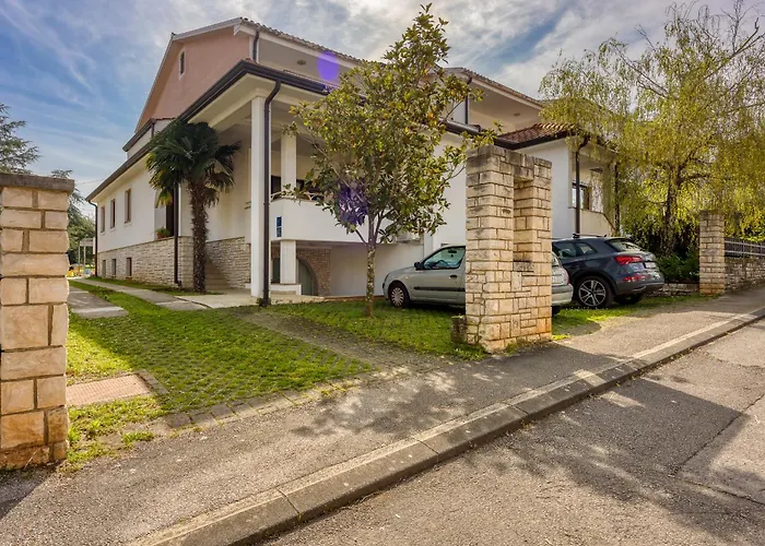 Casa Mareva Гостьовий будинок Пореч